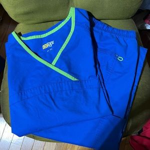 Wonder Flex Scrub Set